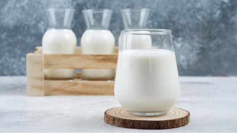 sữa bột và sữa tươi khác nhau như thế nào